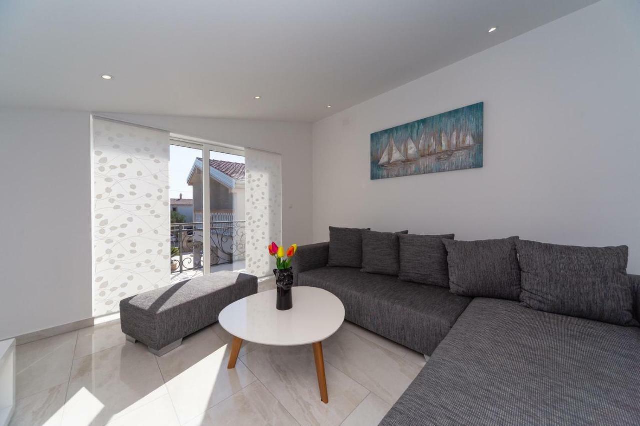Apartment Antonio Biograd Na Moru Exterior photo